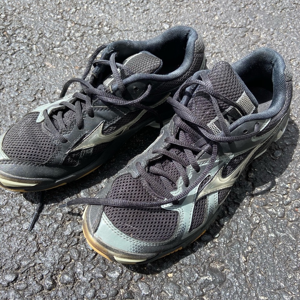 mizuno volleyball court sneakers black wave bolt 6